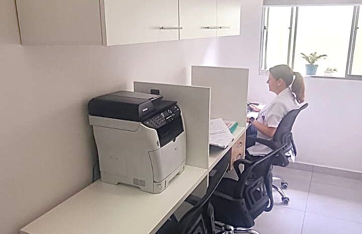  EQUIPE DE MANUTENÇÃO FINALIZA REFORMA NA SALA DO SERVIÇO SOCIAL DA SANTA CASA