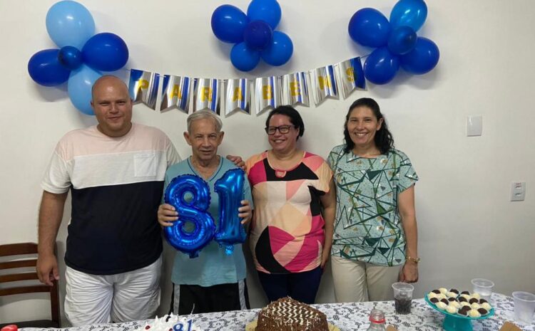  PACIENTE DA SANTA CASA RECEBE FESTA-SURPRESA DE ANIVERSÁRIO DURANTE INTERNAÇÃO