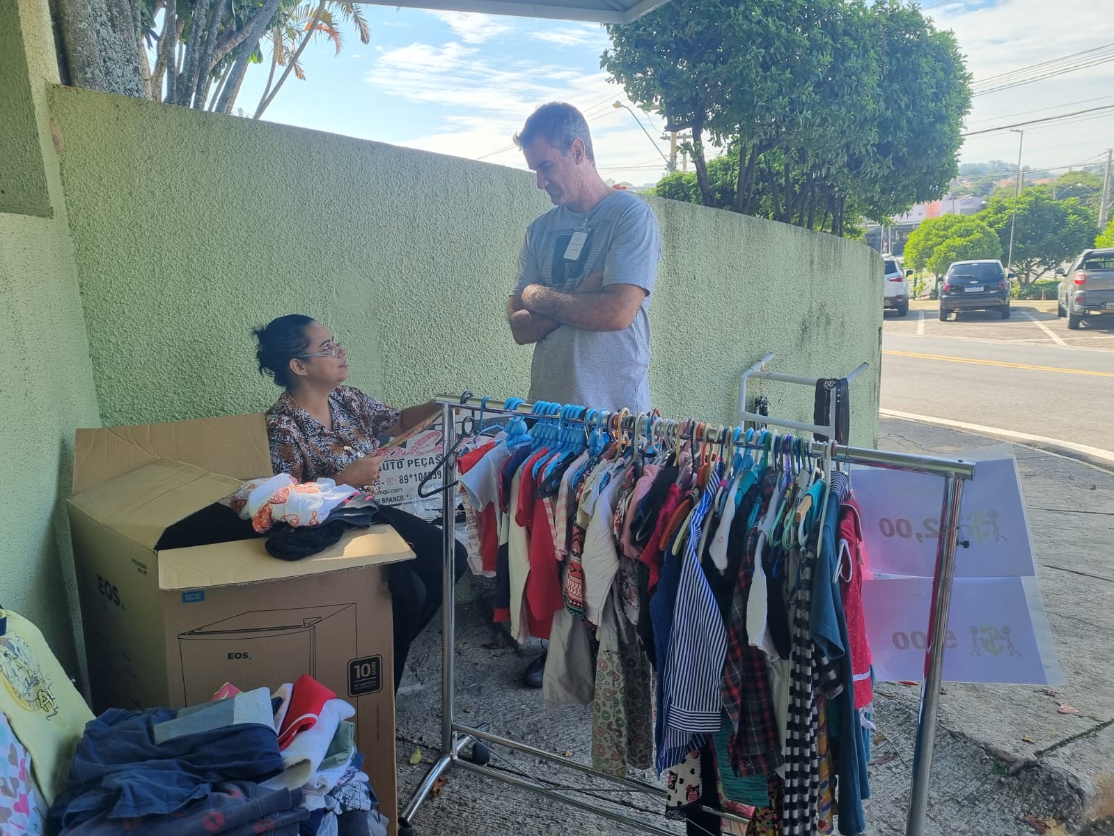  SANTA CASA DE VINHEDO ACEITA DOAÇÕES DE ROUPAS E ACESSÓRIOS PARA BAZAR DO DIA 15