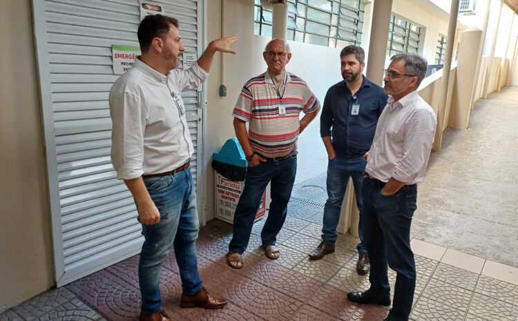  PRESIDENTE DA CÂMARA VISITA SANTA CASA E CONHECE PROJETO DE AMPLIAÇÃO DO PRONTO ATENDIMENTO