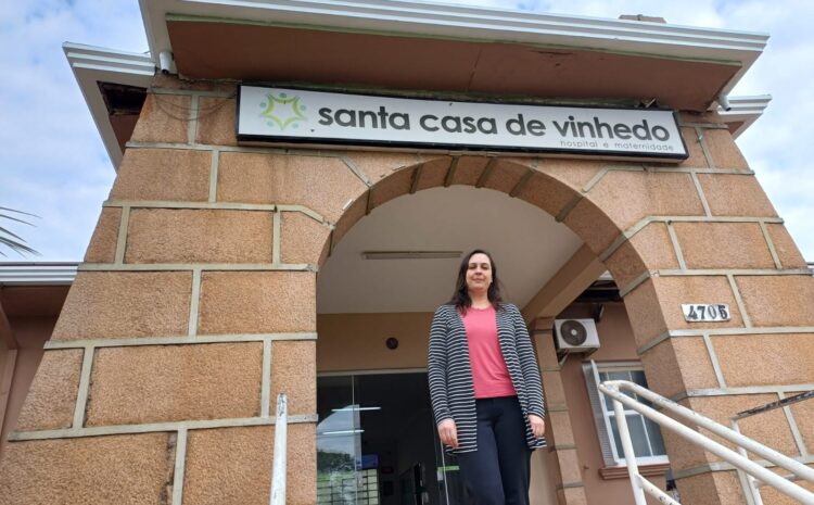  ‘PRATAS DA SANTA CASA’: JULIANA VALORIZA ATENDIMENTO DO ‘HOSPITAL REFERÊNCIA NA REGIÃO’