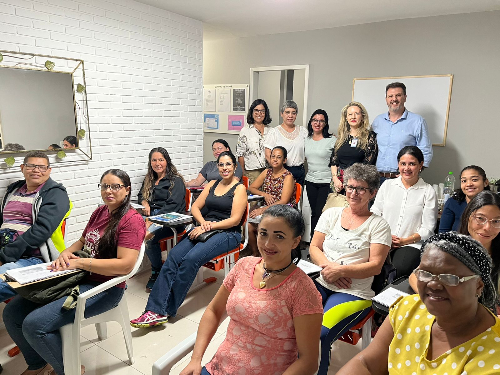  ENFERMEIROS DA SANTA CASA SÃO VOLUNTÁRIOS EM CURSO DE CUIDADOR DE IDOSOS NA CAPELA