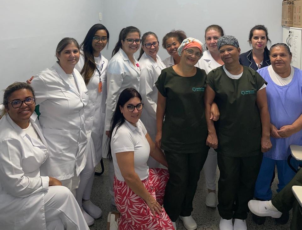  EQUIPE DE HIGIENE DA SANTA CASA RECEBE TREINAMENTO DE LIMPEZA HOSPITALAR