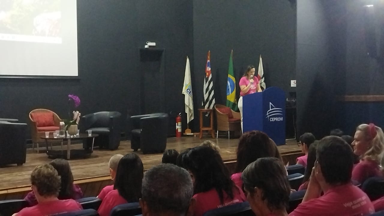  SANTA CASA DE VINHEDO PARTICIPA DE EVENTO SOBRE O ‘OUTUBRO ROSA’