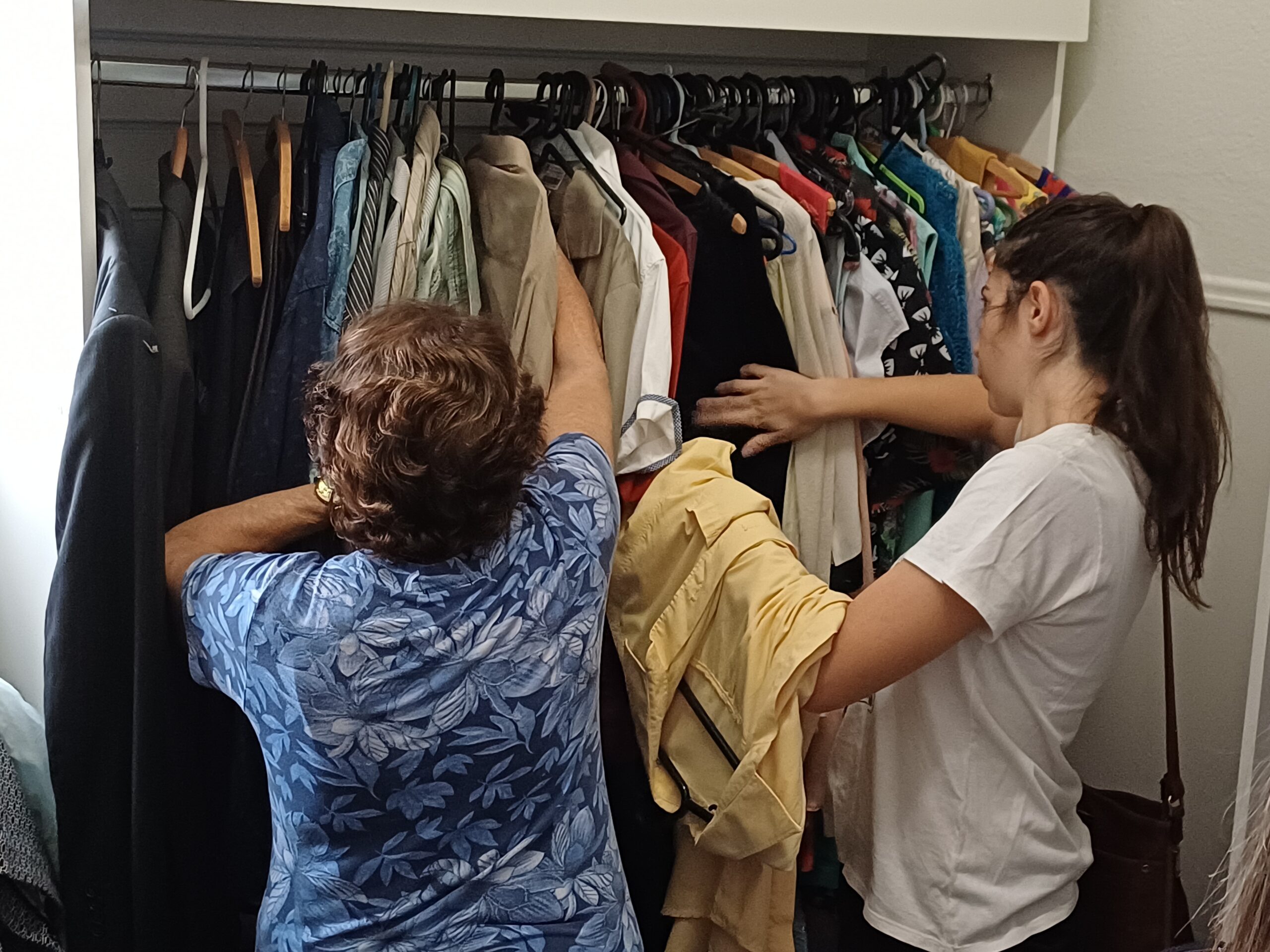  BAZAR BENEFICENTE DA SANTA CASA DE VINHEDO RECEBE MUITOS VISITANTES E COLABORADORES