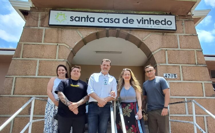  VEREADOR LUCAS MARTINS VISITA SANTA CASA DE VINHEDO E CONHECE PROJETOS DE MODERNIZAÇÃO