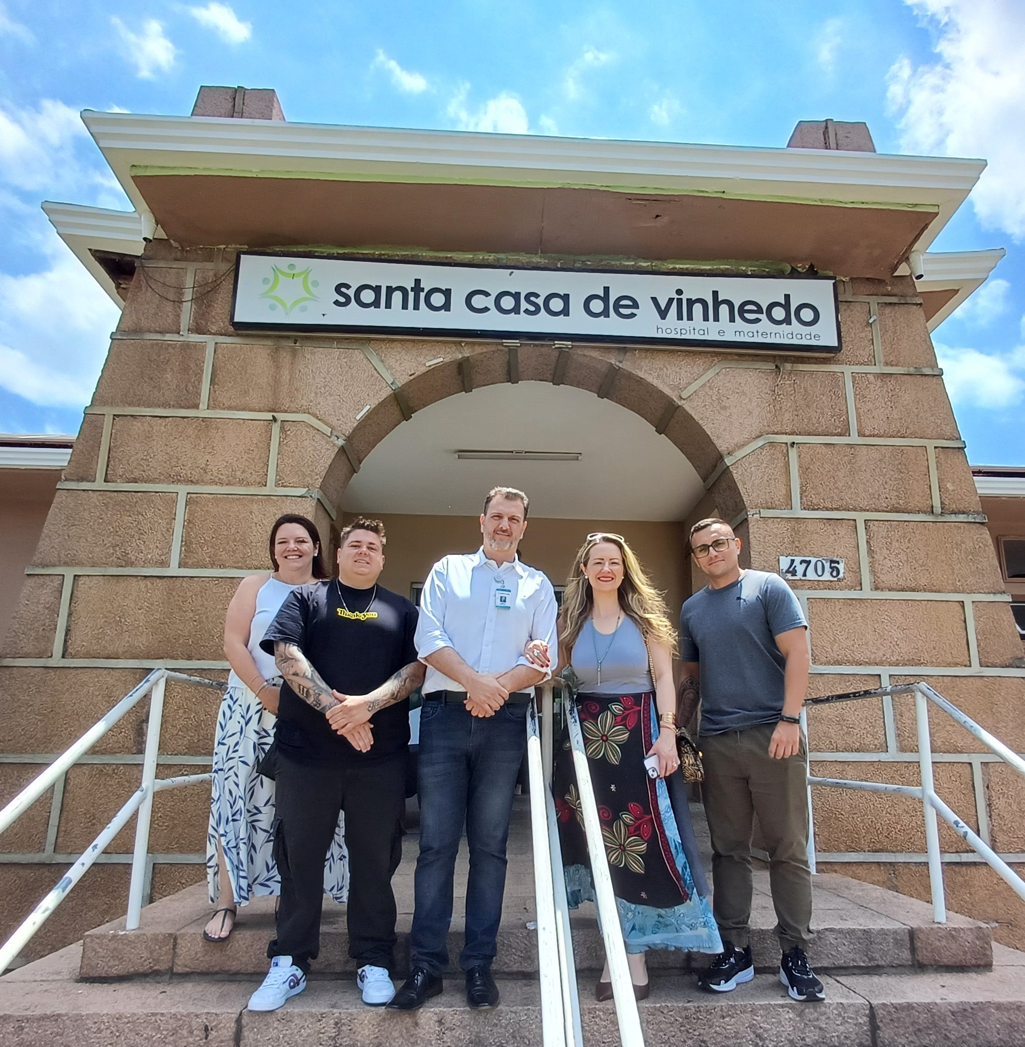  VEREADOR LUCAS MARTINS VISITA SANTA CASA DE VINHEDO E CONHECE PROJETOS DE MODERNIZAÇÃO