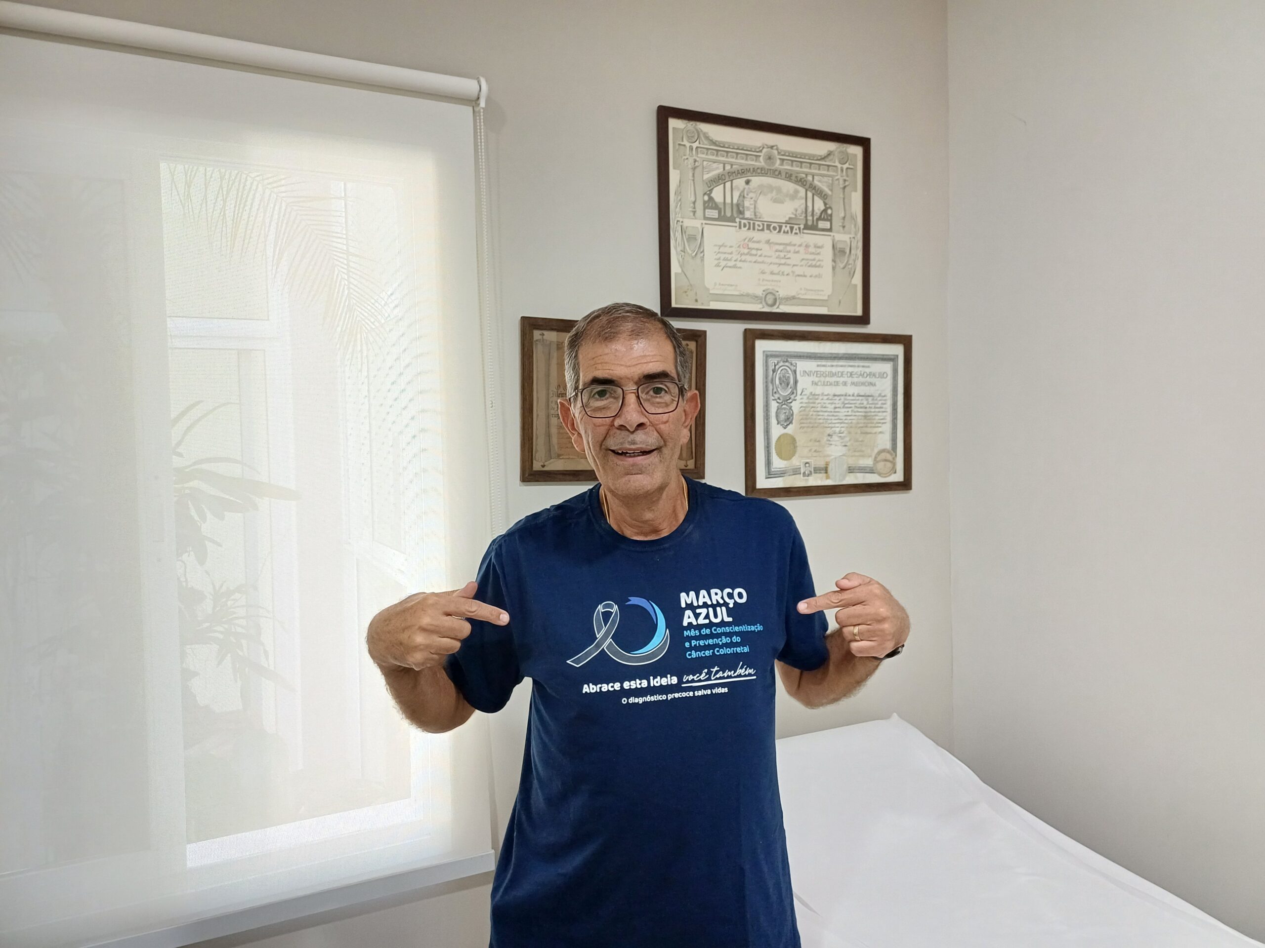  MÉDICO DA SANTA CASA, DR. OLYMPIO MEIRELLES DESTACA IMPORTÂNCIA DO ‘MARÇO AZUL’ PARA PREVENÇÃO DO CÂNCER COLORRETAL