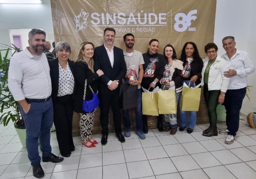  COLABORADORES DA SANTA CASA DE VINHEDO RECEBEM HOMENAGEM DO SINSAÚDE