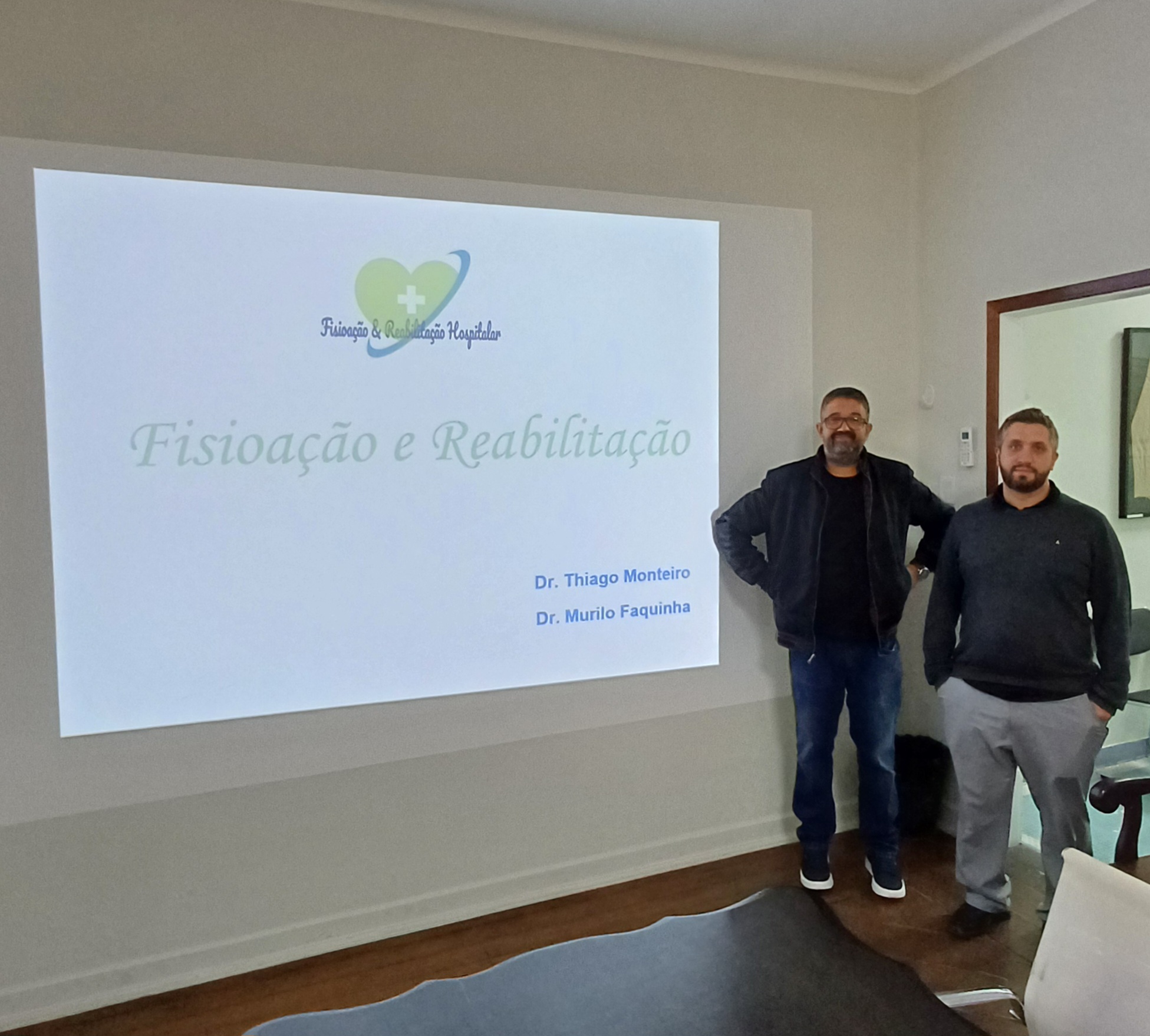  FISIOTERAPEUTAS DA SANTA CASA DE VINHEDO FAZEM PALESTRA SOBRE ‘OXIGENOTERAPIA’